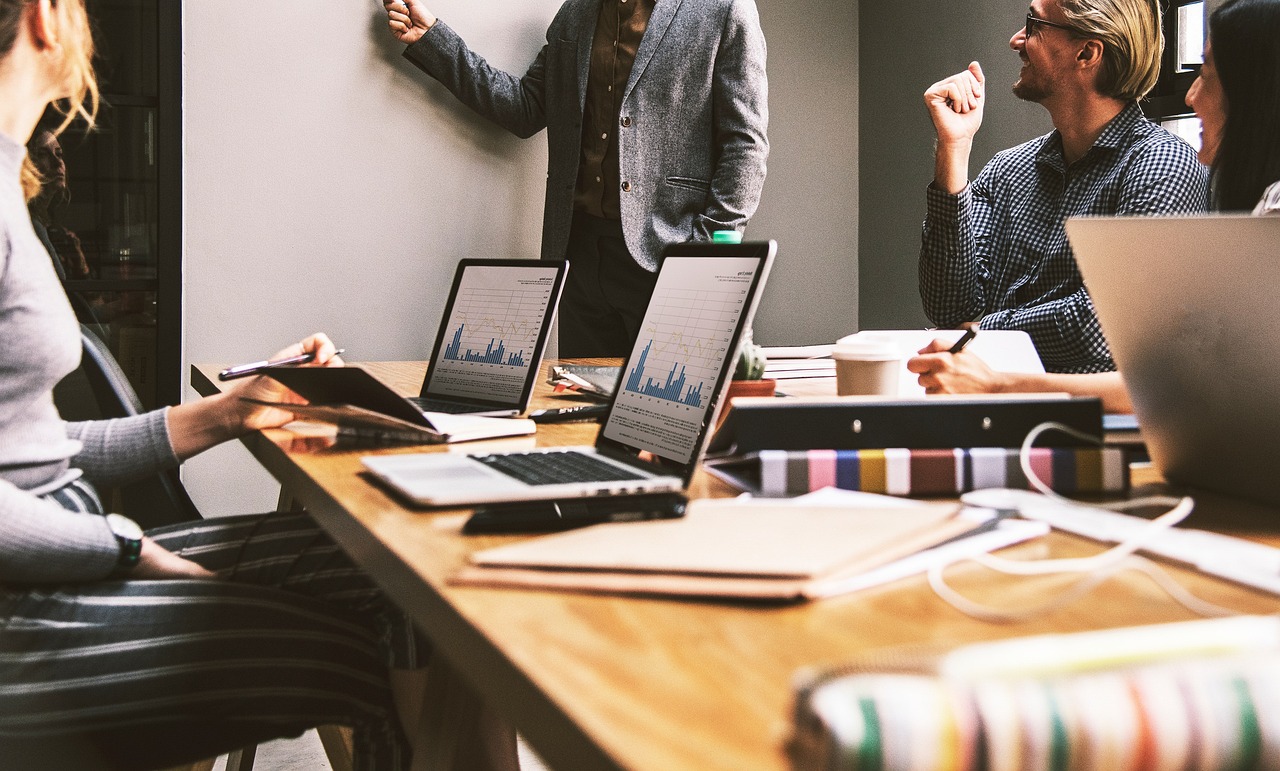 Field management software for managers